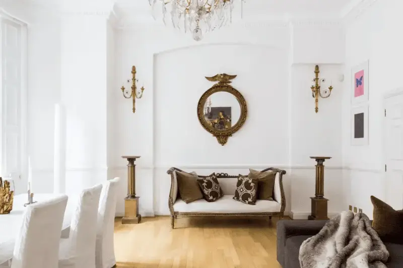 Chic & Antique Mayfair Haven in Mayfair